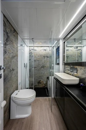 Andiamo Yacht Photos Pics 