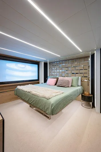 Andiamo Yacht Photos Pics 