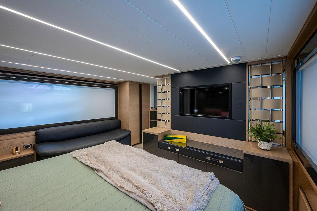2015 Pershing 70 