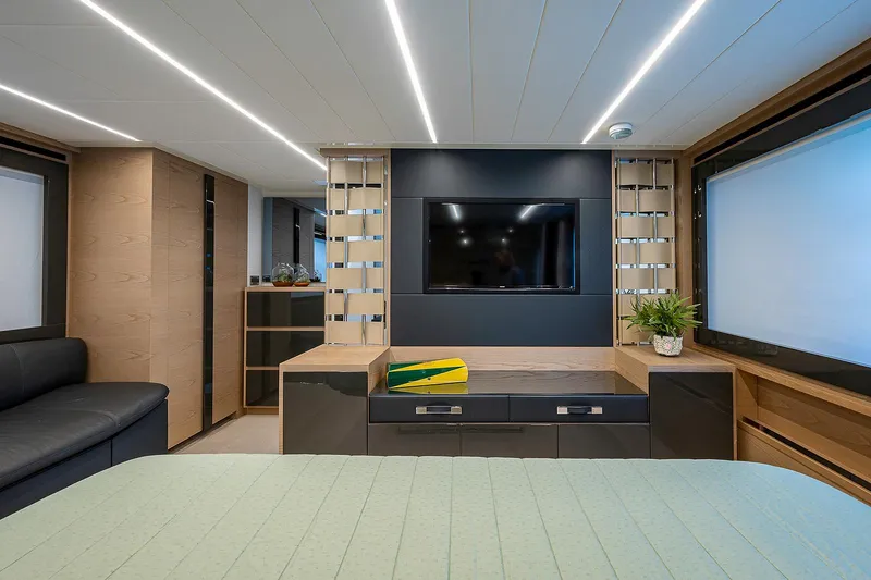 Andiamo Yacht Photos Pics 