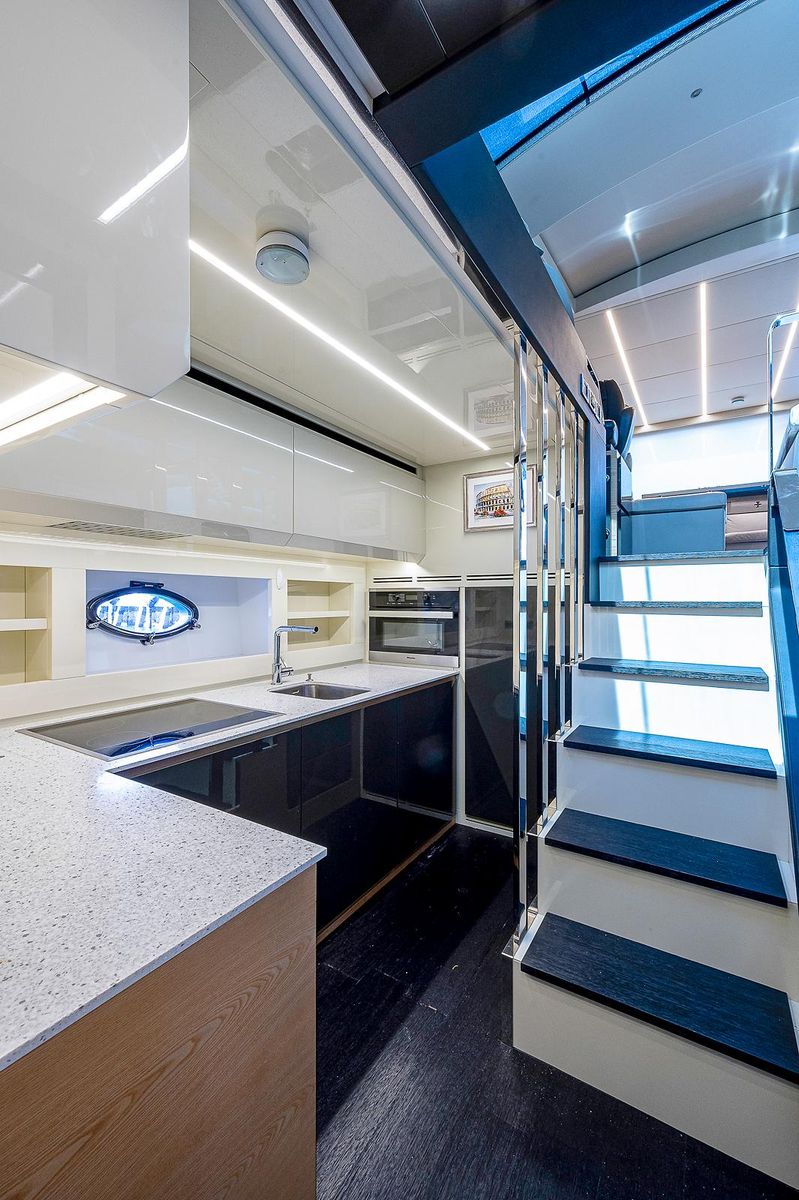 2015 Pershing 70 