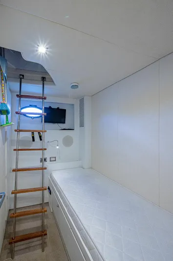 Andiamo Yacht Photos Pics 