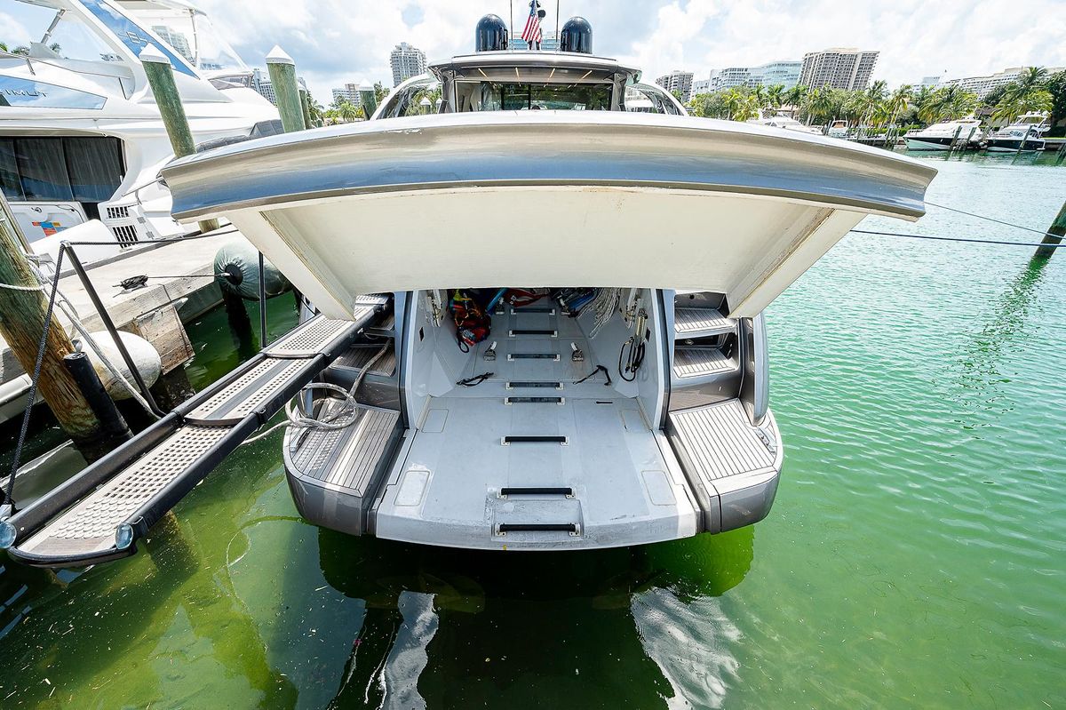 2015 Pershing 70 