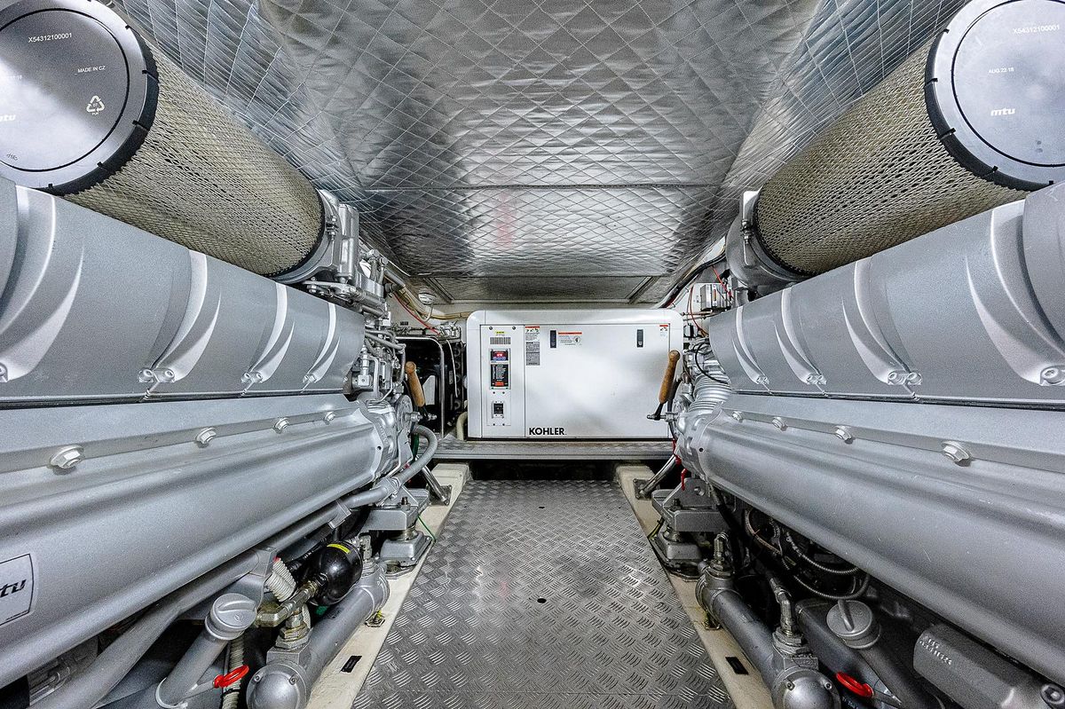 2015 Pershing 70 