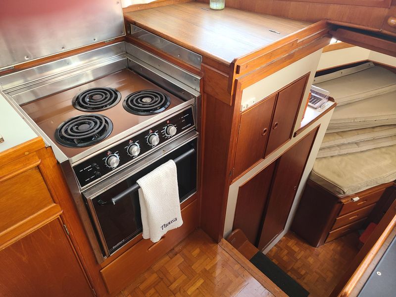 1989 Grand Banks 42 Classic