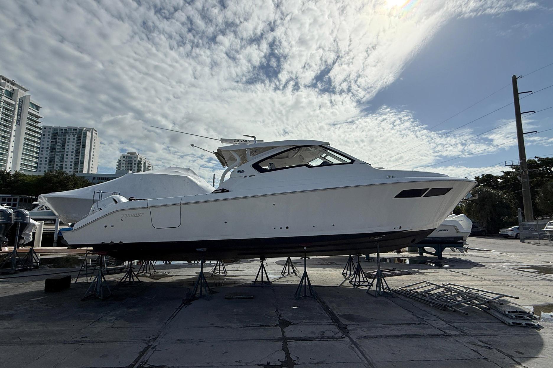 2019 Pursuit DC 365 Dual Console