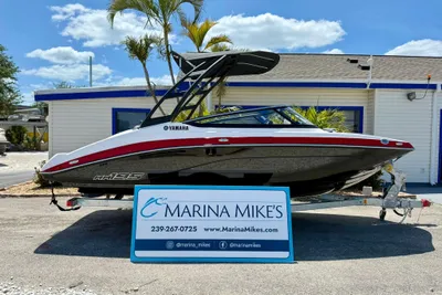 Yamaha Boats AR195