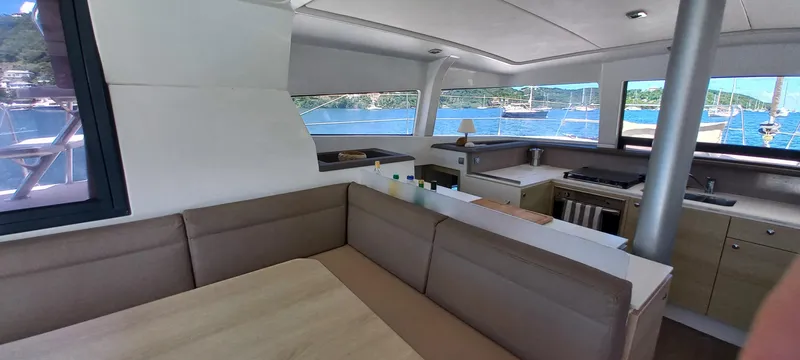 Tolkien II Yacht Photos Pics 