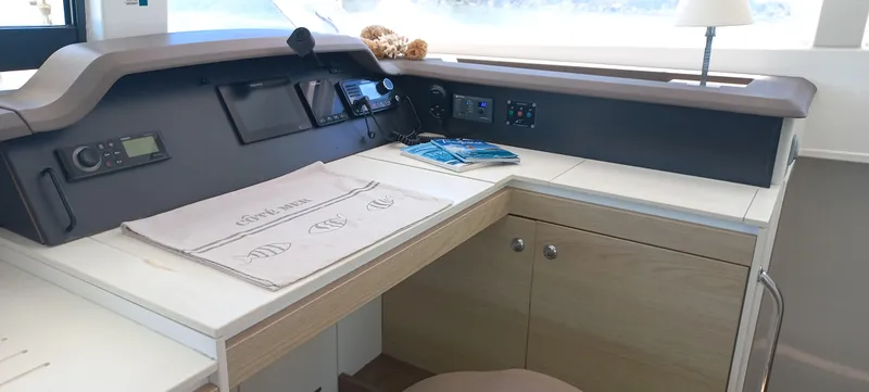 Tolkien II Yacht Photos Pics 