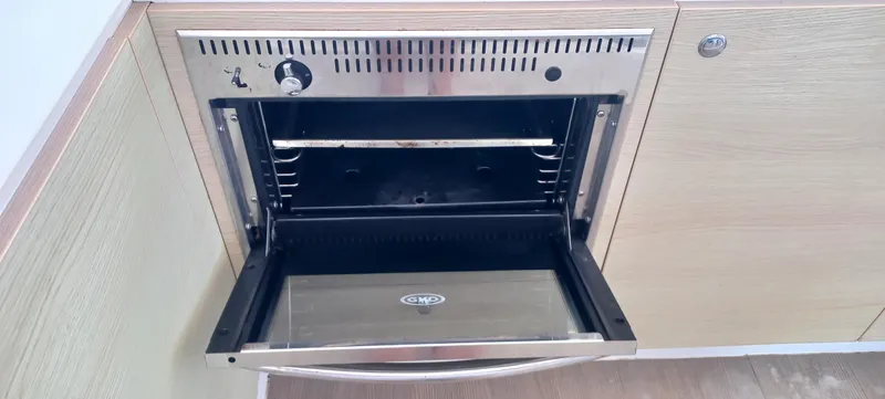 Tolkien II Yacht Photos Pics 