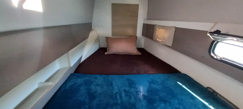 Tolkien II Yacht Photos Pics 