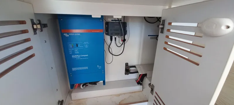 Tolkien II Yacht Photos Pics 