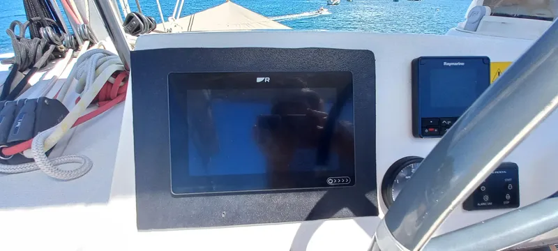 Tolkien II Yacht Photos Pics 