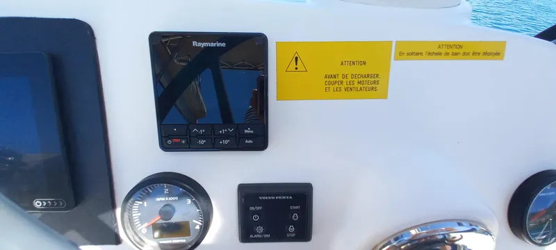 Tolkien II Yacht Photos Pics 