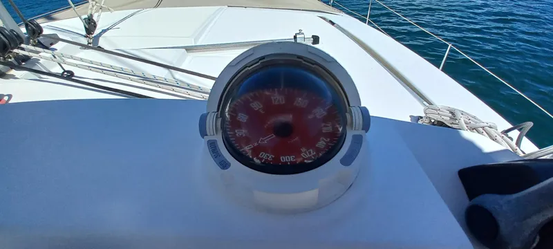 Tolkien II Yacht Photos Pics 