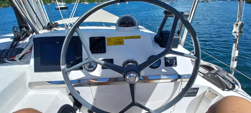 Tolkien II Yacht Photos Pics 