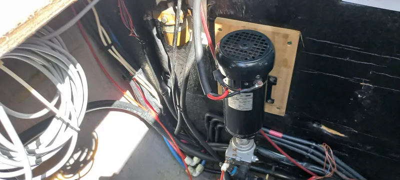 Tolkien II Yacht Photos Pics 