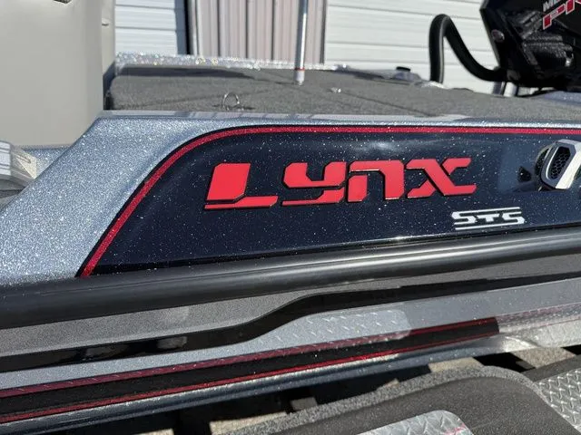 Bass Cat Lynx STS