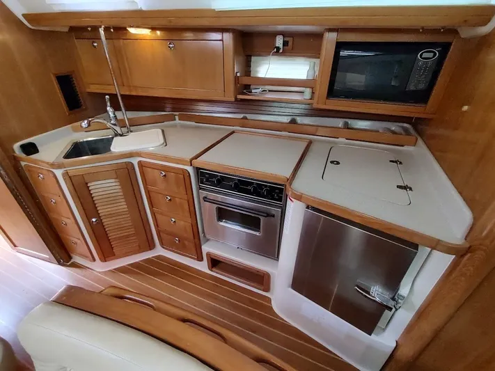 Full Circle Yacht Photos Pics 