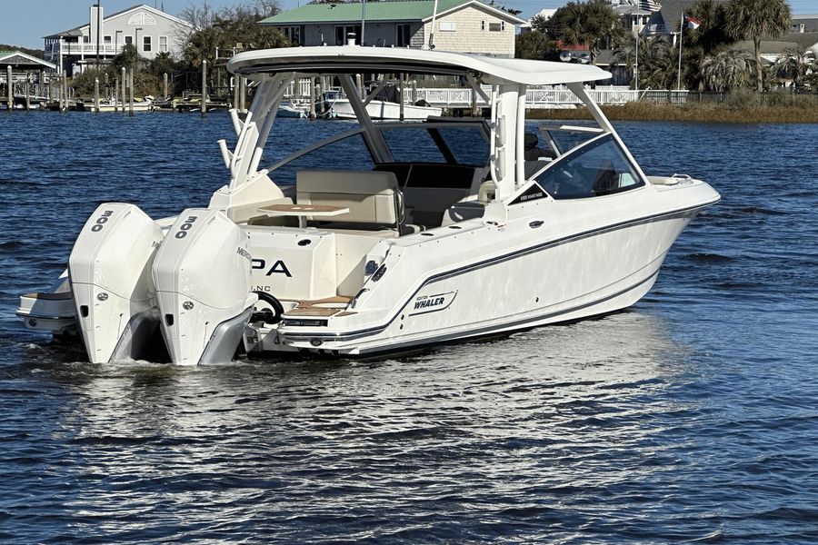 2023 Boston Whaler 280 Vantage