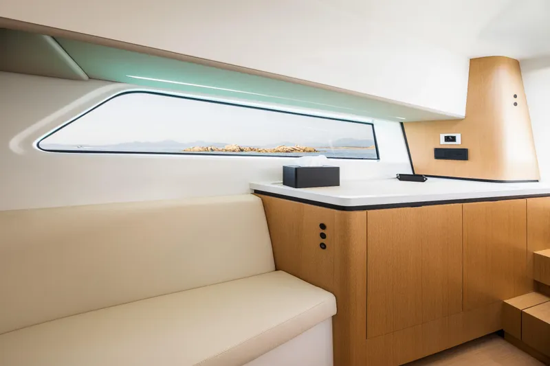  Yacht Photos Pics Interior of Maori 46 Outboard 2026 with modern design.