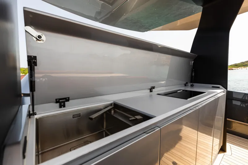  Yacht Photos Pics Modern kitchenette on Maori 46 Outboard yacht, year 2026.