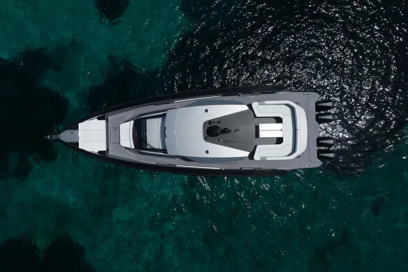  Yacht Photos Pics Aerial view of Maori 46 Outboard 2026 on clear water.