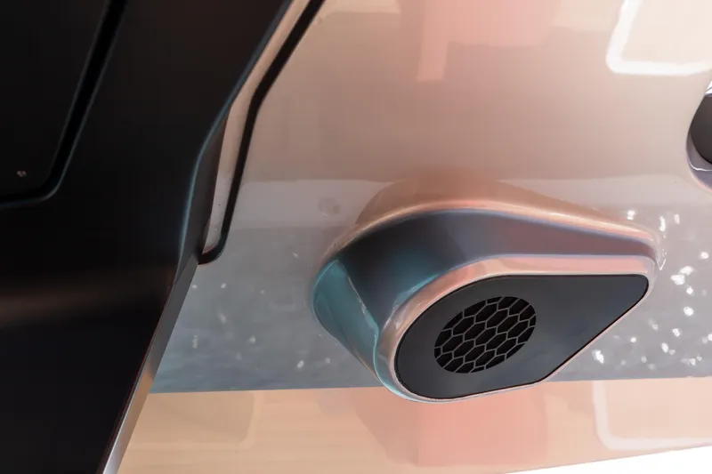  Yacht Photos Pics Close-up of Maori 46 outboard motor, model 2026.