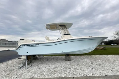 Grady-White Fisherman 216