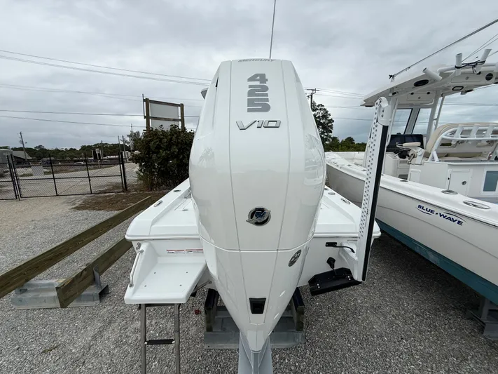  Yacht Photos Pics 2026 EVERGLADES 253 CC - Image 7