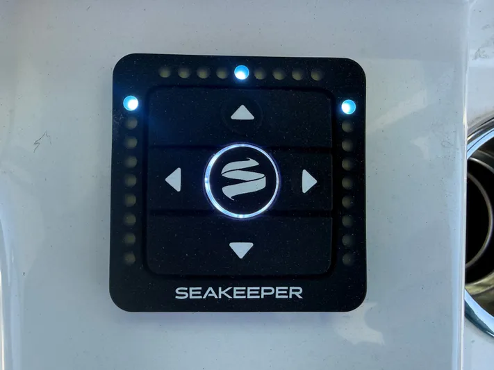  Yacht Photos Pics 2026 EVERGLADES 253 CC - Image 18