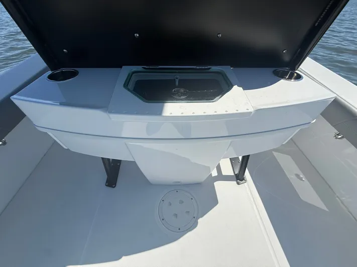  Yacht Photos Pics 2026 EVERGLADES 253 CC - Image 28