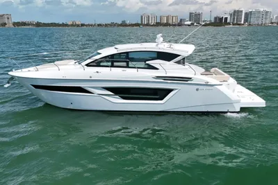 Cruisers Yachts 46 Cantius