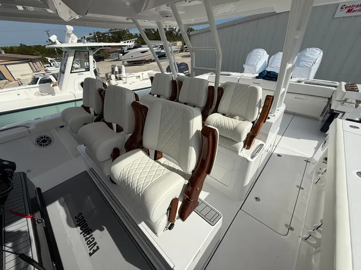  Yacht Photos Pics 2025 Everglades 455 Cc - Image 12