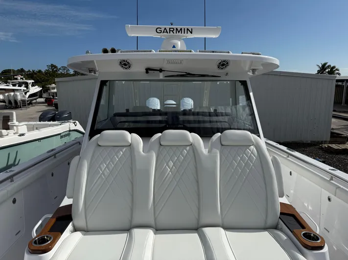  Yacht Photos Pics 2025 Everglades 455 Cc - Image 22