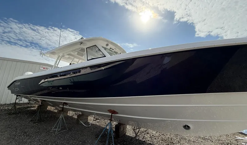  Yacht Photos Pics 2025 Everglades 455 Cc - Image 9