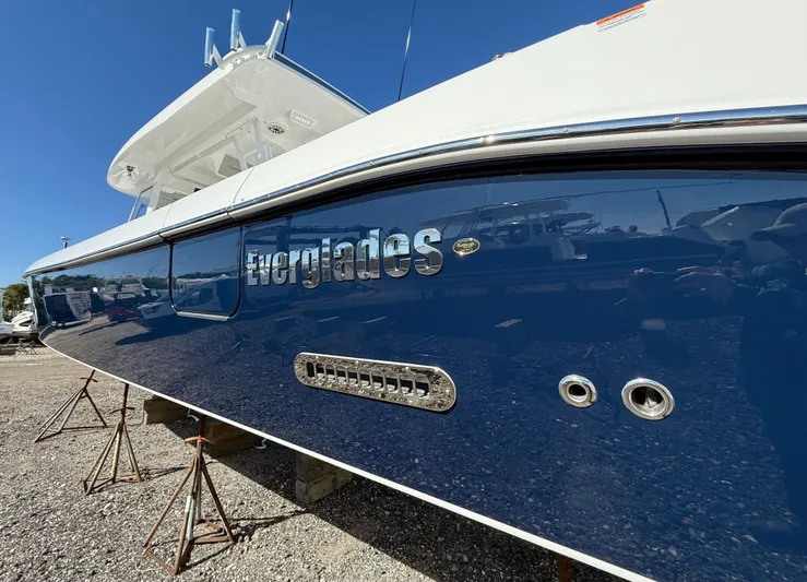  Yacht Photos Pics 2025 Everglades 455 Cc - Image 8