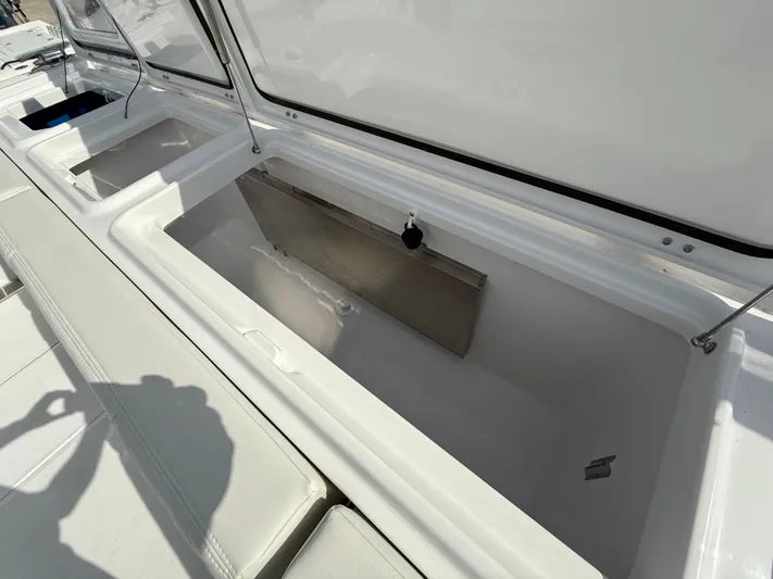  Yacht Photos Pics 2025 Everglades 455 Cc - Image 19