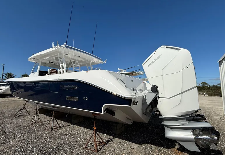  Yacht Photos Pics 2025 Everglades 455 Cc - Image 7