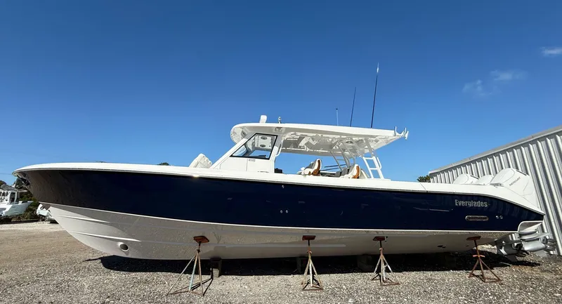  Yacht Photos Pics 2025 Everglades 455 Cc - Image 5