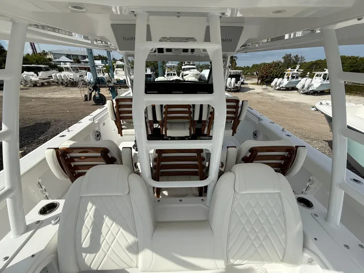  Yacht Photos Pics 2025 Everglades 455 Cc - Image 14