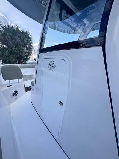  Yacht Photos Pics 2025 SPORTSMAN 302 OPEN - Image 7