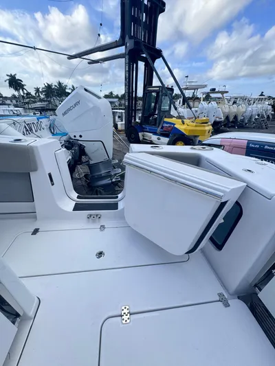  Yacht Photos Pics 2025 SPORTSMAN 302 OPEN - Image 5