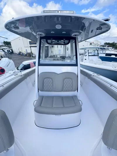  Yacht Photos Pics 2025 SPORTSMAN 302 OPEN - Image 9