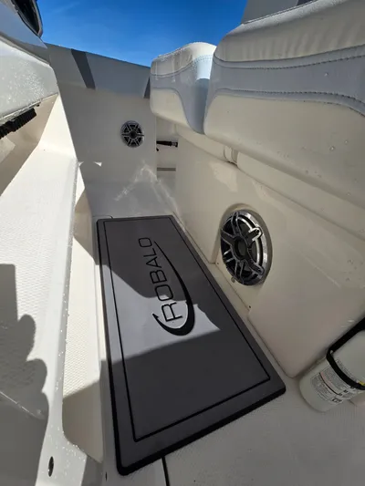 No Regrets Yacht Photos Pics Interior of 2022 Robalo R272 Center Console with speaker and logo.