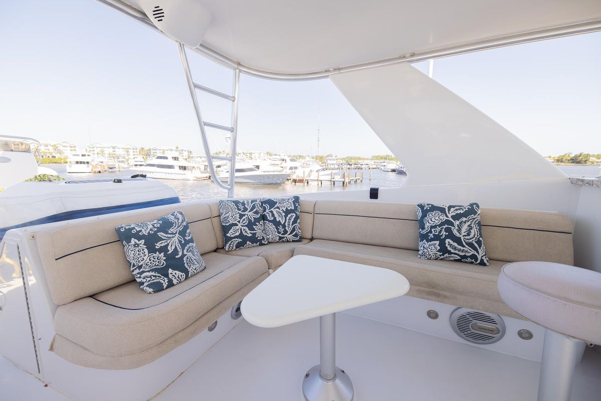 2002 Hatteras 75 