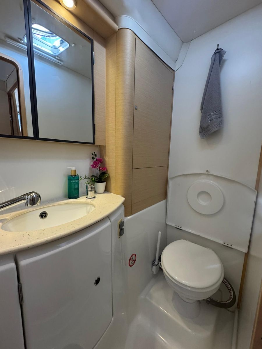 2010 Lagoon 44 