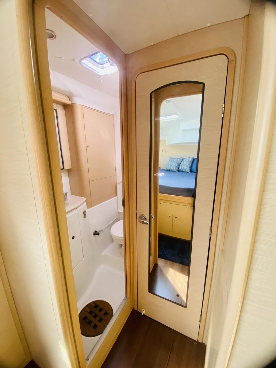 2010 Lagoon 44 