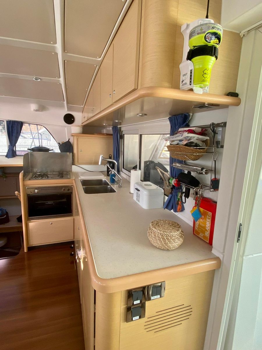 2010 Lagoon 44 