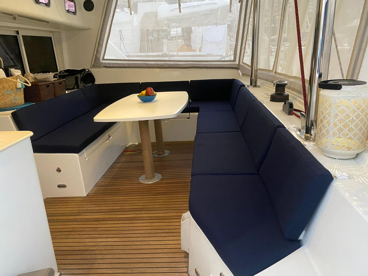 2010 Lagoon 44 